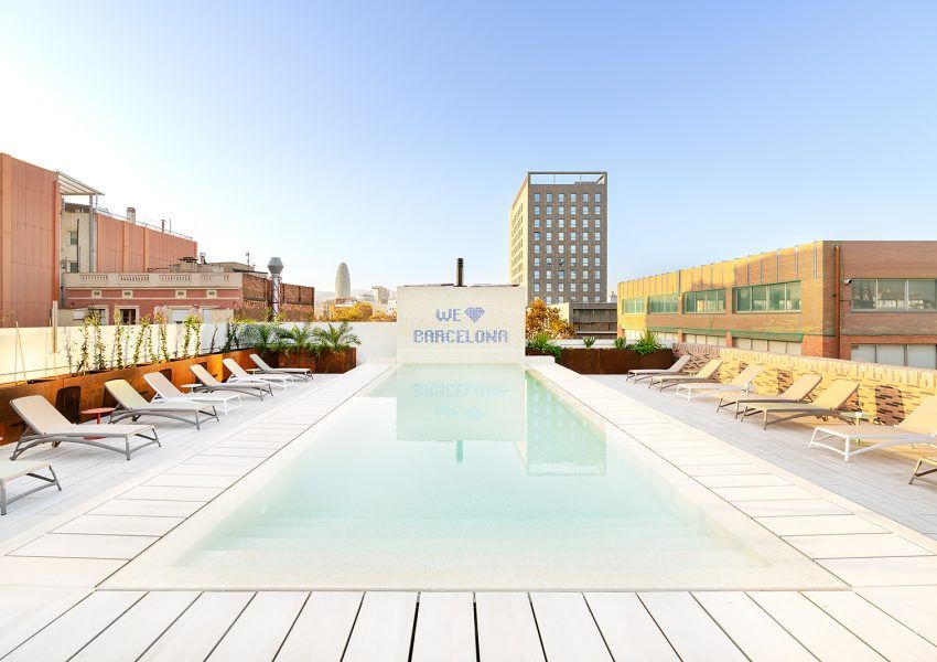 Coworking con piscina en Barcelona La Fabrica &Co